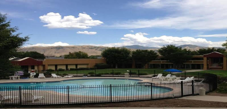 Ramada By Wyndham Salt Lake City North Temple Exterior photo